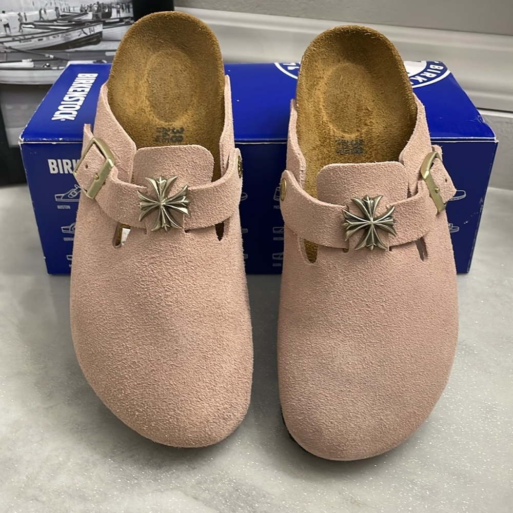 New w/out tags Edgy Light Rose Birkenstock Bostons